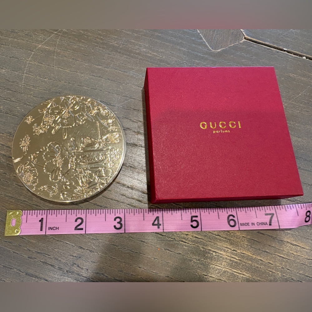 Gucci Flora GWP Double Magnifying Compact Mirror - Picture 2 of 7